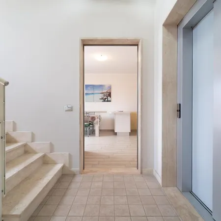 Md *